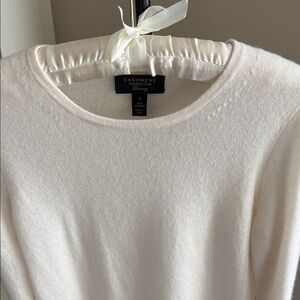 Relaxed Cashmere Crewneck Sweater Size Small in Ivory